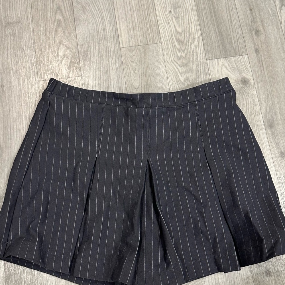 Black Skorts with Pleated Design and Tailored Waistband